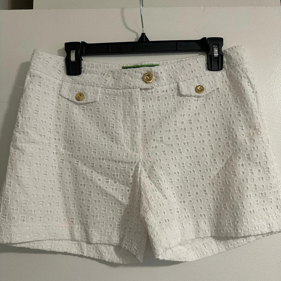 C Wonder Eyelet White Shorts with Gold Buttons Size 6 - Picture 1 of 4